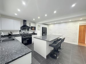 Photo 19- click for photo gallery